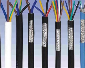 分支电缆与紧密式母线槽的比较和分析